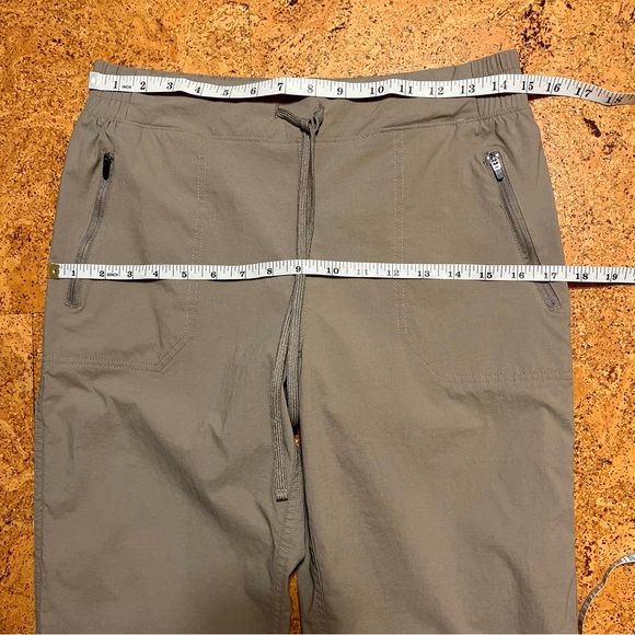Eddie Bauer Outdoor Hiking Ripstop Capri Tan Pants Sz M - Picture 10 of 12